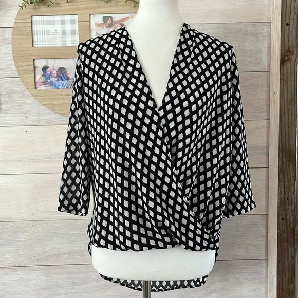 White House Black Market Tops - WHBM Black White Criss Cross Top 00